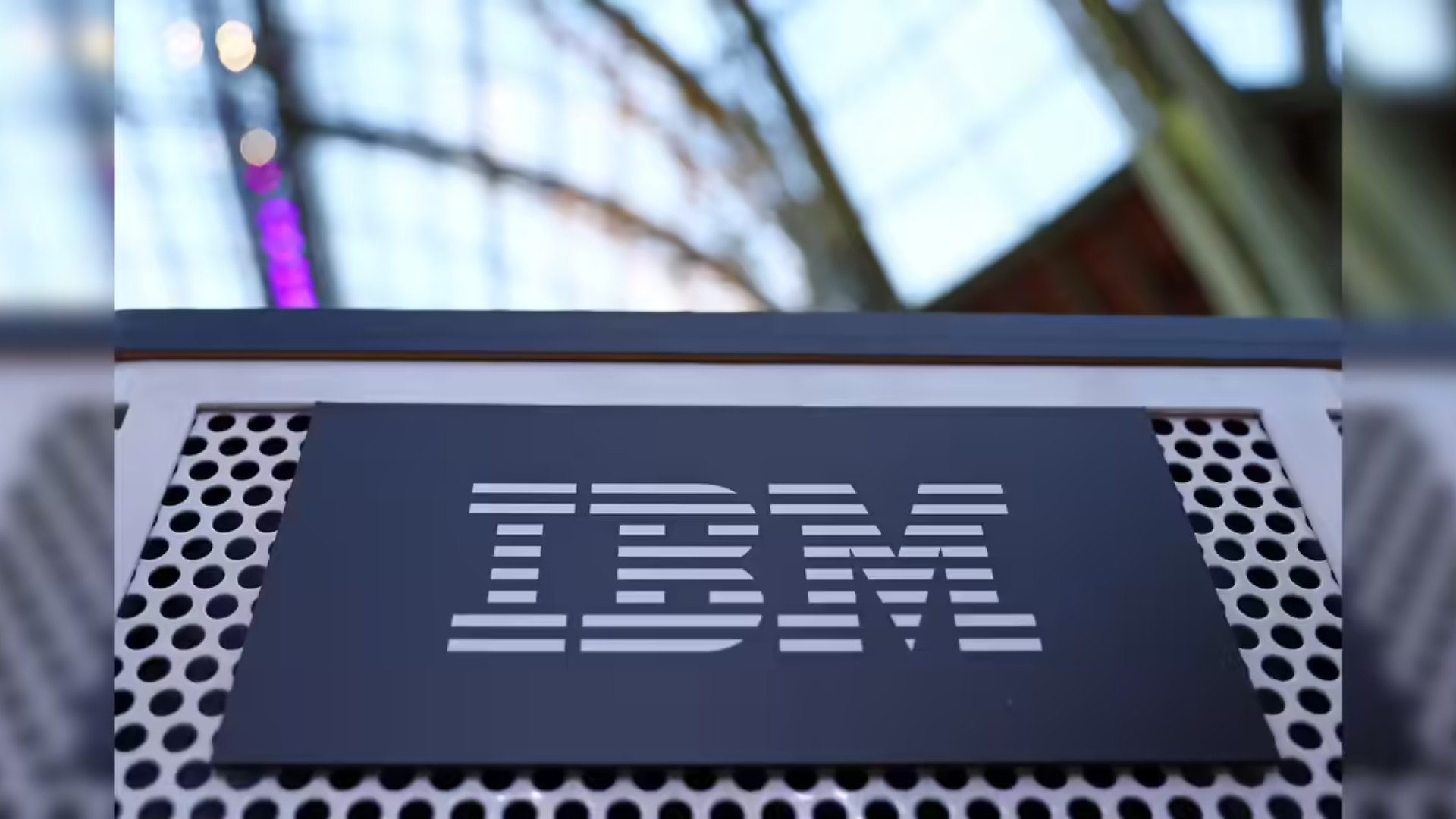 IBM unveils tech for chip smaller than 1 nanometer in AI computing push