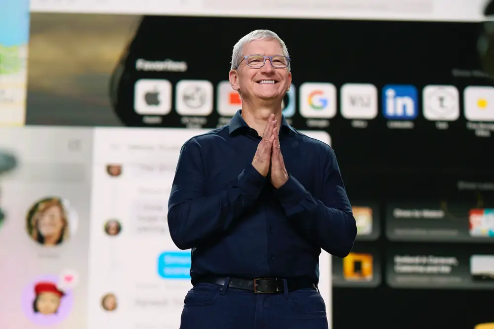 Tim Cook Highlights India’s Strategic Role Amid Record Apple Earnings and AI Push.